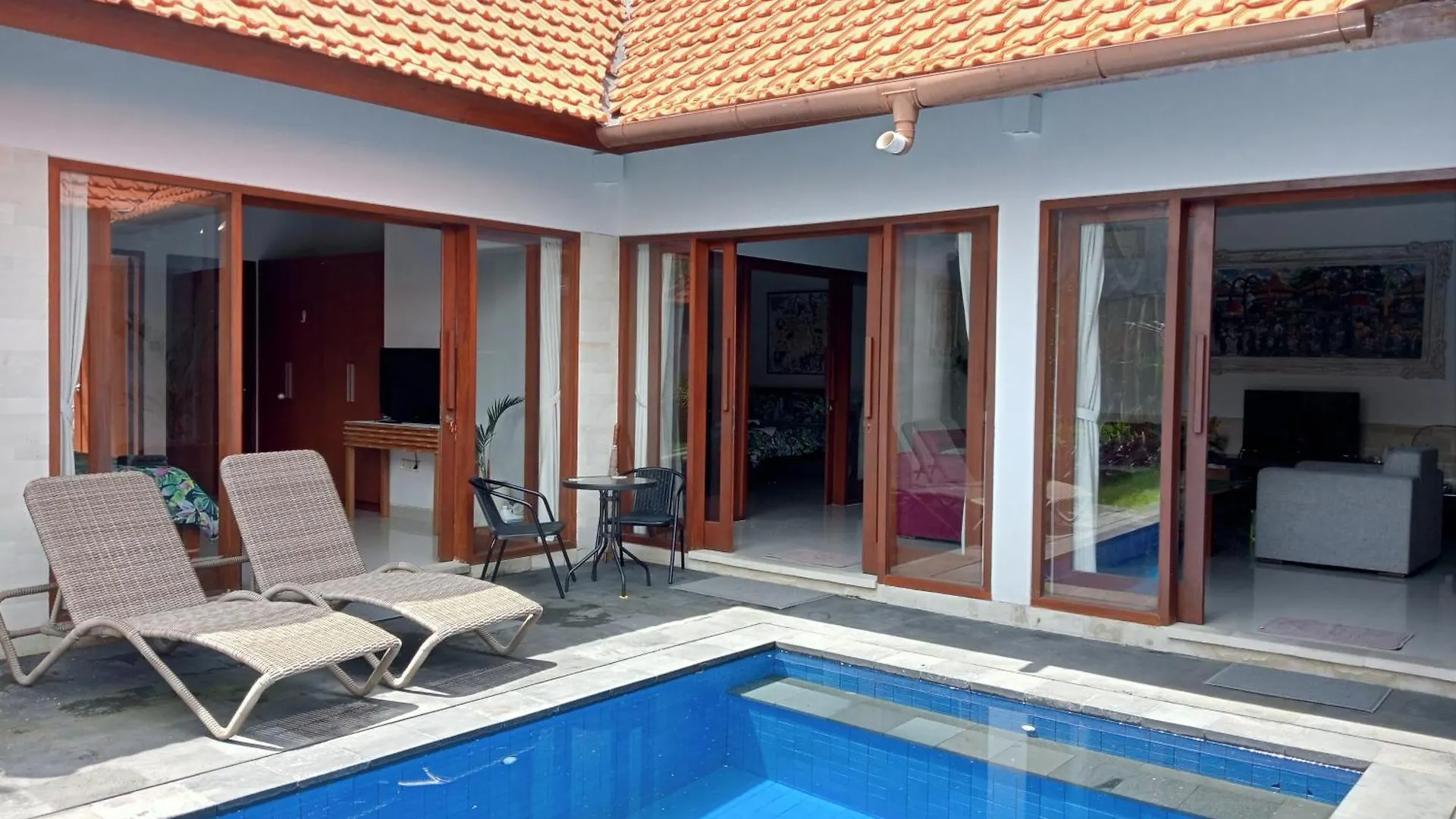 Pondok Indah Villa Ujung Bed & Breakfast